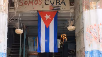 Oficial: cubanos en el extranjero ya pueden ser dueños de negocios en Cuba