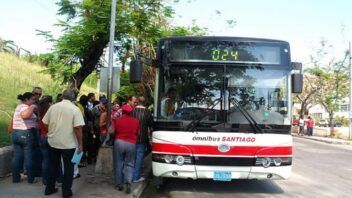 Altos precios del transporte en Cuba dejan terminales casi vacías
