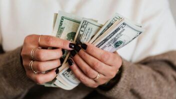 Florida aumenta el salario mínimo: el cambio supone $40 más por semana