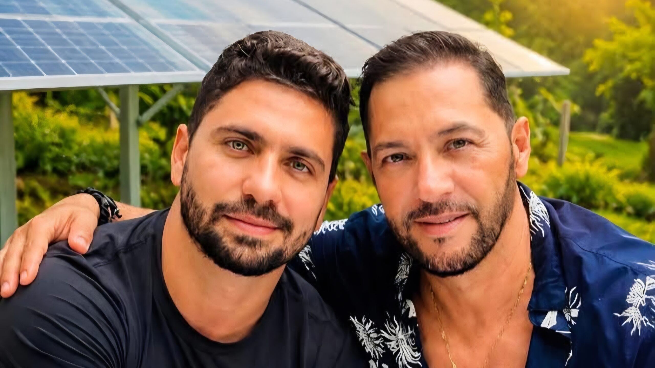 Alejandro Cuervo y Jorgito Martínez donan paneles solares para un hospital infantil