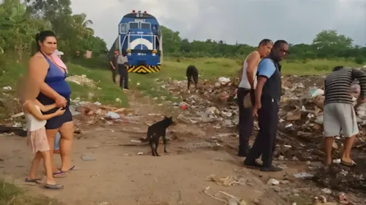 Basura en las vías detiene el tren Habana-Guantánamo en Las Tunas