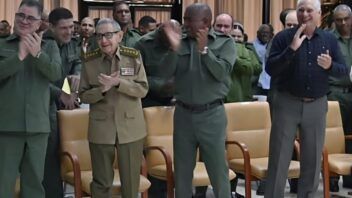 Raúl Castro reaparece en público tras rumores sobre su salud