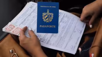 ¿Qué cubanos podrán pedir exención de pagos consulares? Así funcionará