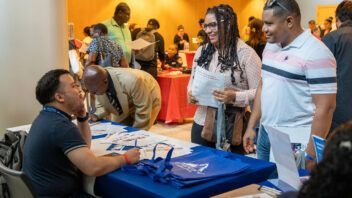 Feria de empleo en Nueva York: ¿cómo inscribirse y qué puestos pagan $331,92 al día?