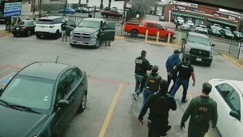 Operativo de ICE en Dallas deja 121 arrestos cerca del lago Lewisville