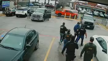 Operativo de ICE en Dallas deja 121 arrestos cerca del lago Lewisville
