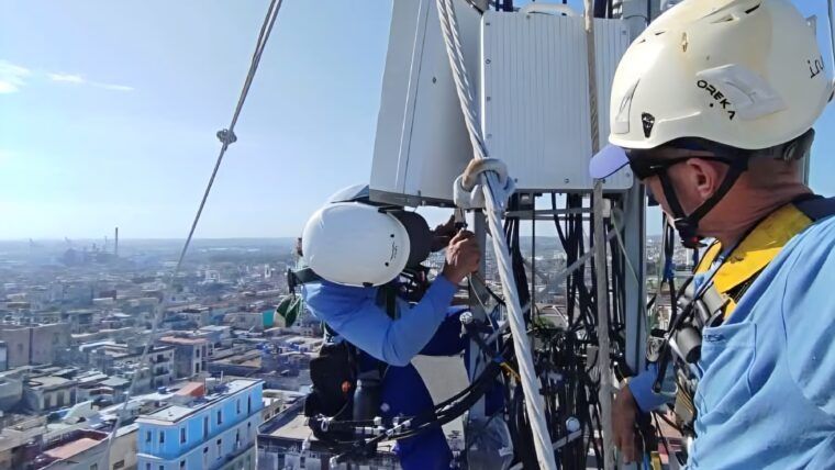 Apagones afectan los servicios de ETECSA: 64 cabeceras municipales ya tienen respaldo solar