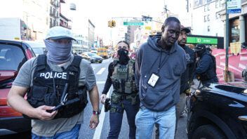 Detenidos de ICE en Nueva York: un juez hace permanentes las protecciones en 26 Federal Plaza