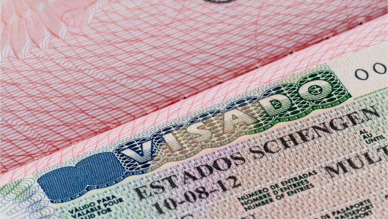 Visado Schengen gratuito: qué familiares de españoles pueden solicitarlo