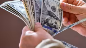 El dólar sigue sin frenos: esto es lo que ha subido el USD en las últimas horas y así está el euro en Cuba