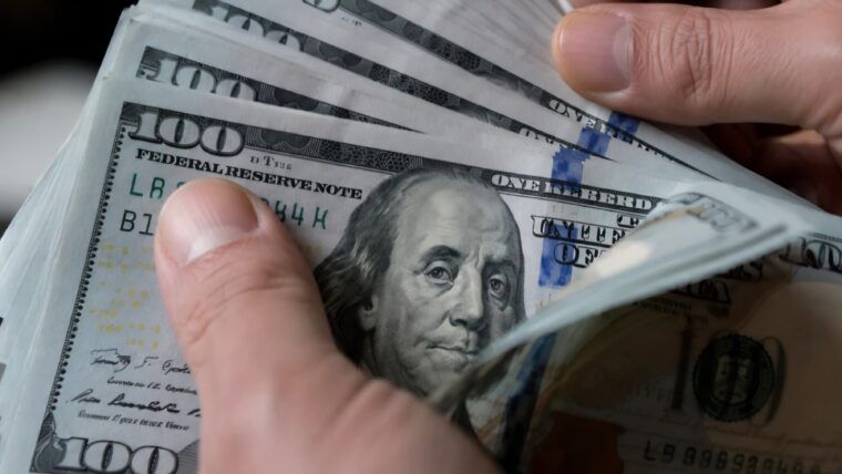 El dólar ya roza los 700 pesos: gran aumento hoy en las tasas de cambio en Cuba