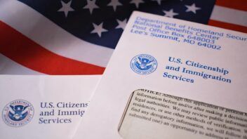 USCIS envía nuevas cartas a inmigrantes: qué significan y cuándo debes actuar
