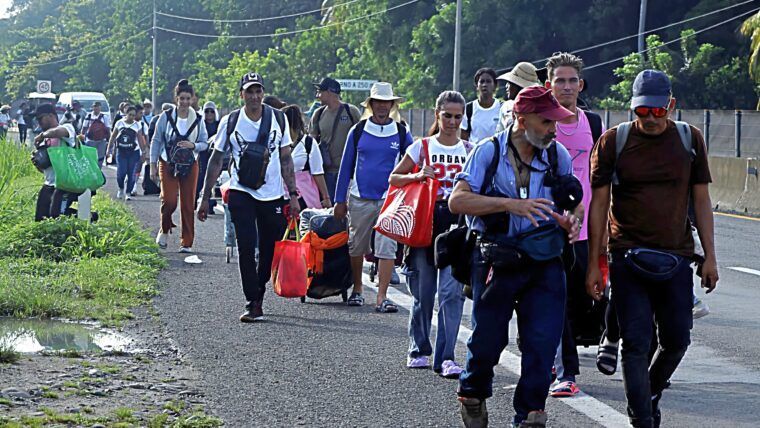 Plazo de 10 días para refugiados: a qué cubanos y venezolanos afecta