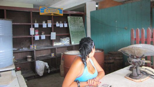 Una bodega en La Habana empieza octubre sin nuevas entregas tras recibir cigarros y frijoles