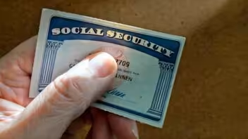 Seguro Social a los 62 años: ¿cuándo puede convenir cobrar antes?