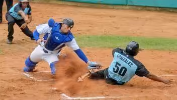 Industriales y Piratas de La Isla quedan 8-8 tras sellarse el juego por oscuridad