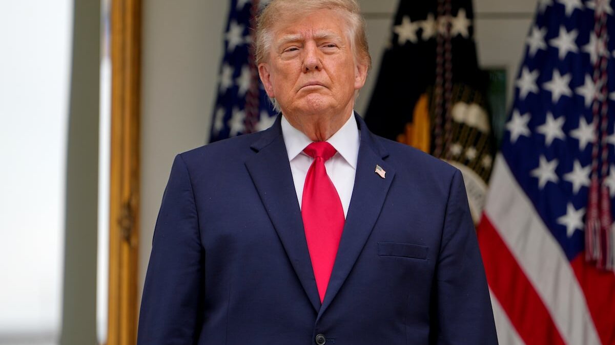 Trump llama “vergüenza” a los ataques ucranianos contra refinerías rusas