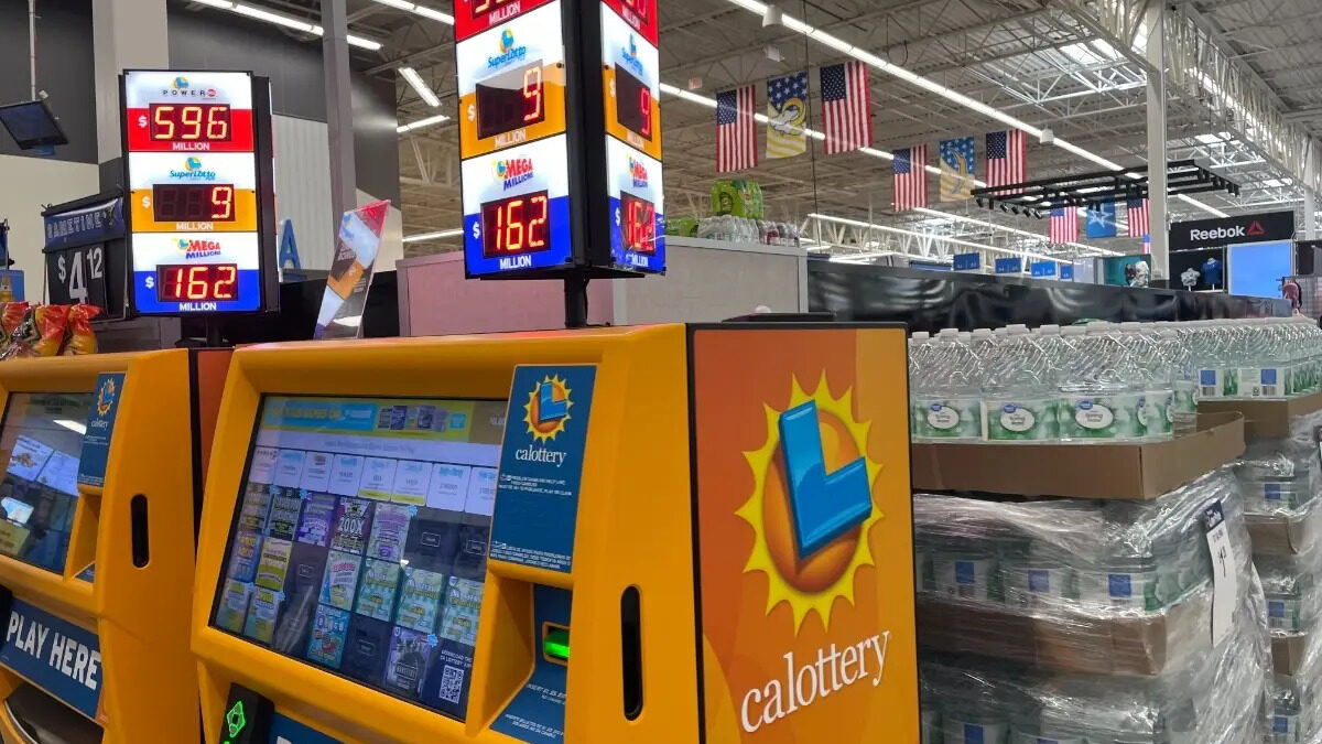 Boleto de SuperLotto Plus vendido en Anaheim gana 64 millones de dólares