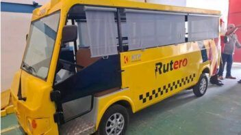 Holguín termina su primer minibús eléctrico Rutero para 13 pasajeros