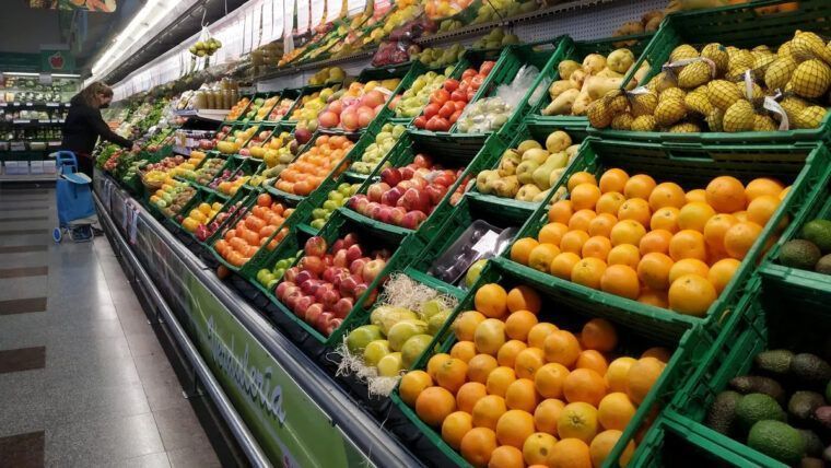 Precios mundiales de los alimentos suben 5,8 % en un año