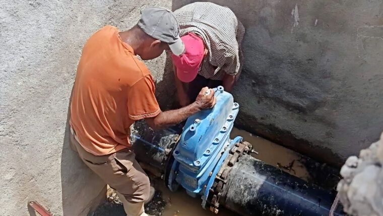 Abasto de agua en Urbano Noris: reparaciones y alternativas ante los apagones
