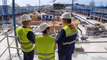 España registra récord: Ya supera los 3,6 millones de contratos a trabajadores extranjeros: ¿dónde puedes clasificar tú?