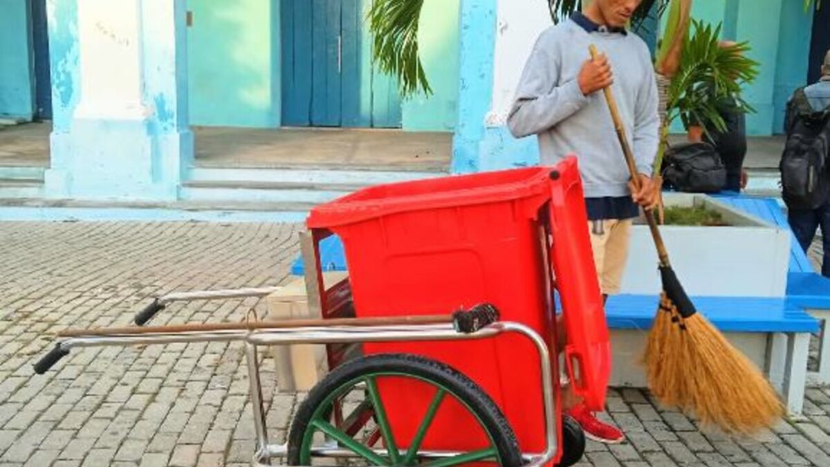Tres carritos de limpieza llegan al centro histórico de Matanzas
