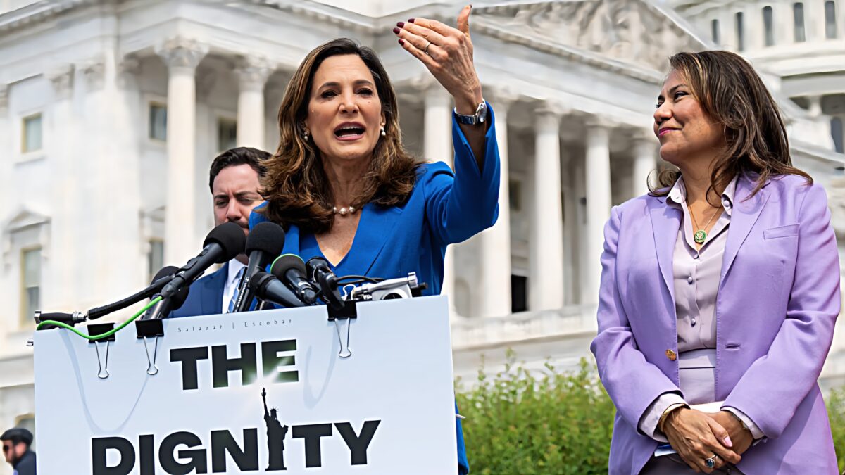 Ley Dignidad: Salazar asegura que Trump firmaría su reforma migratoria