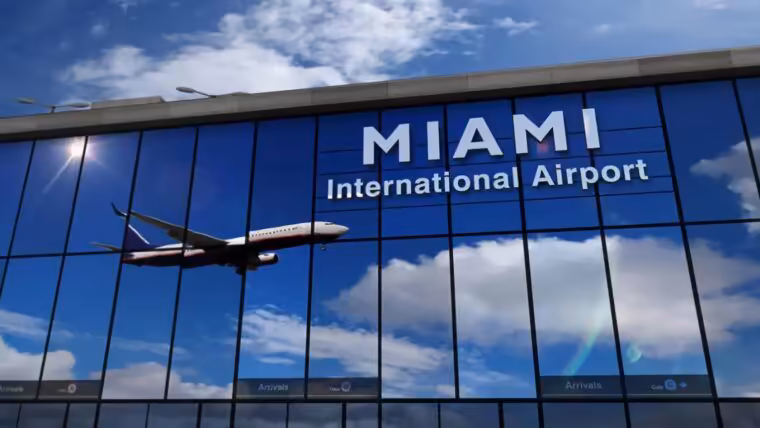 Vuelo de Avianca desviado a Miami por turbulencia: ocho personas hospitalizadas