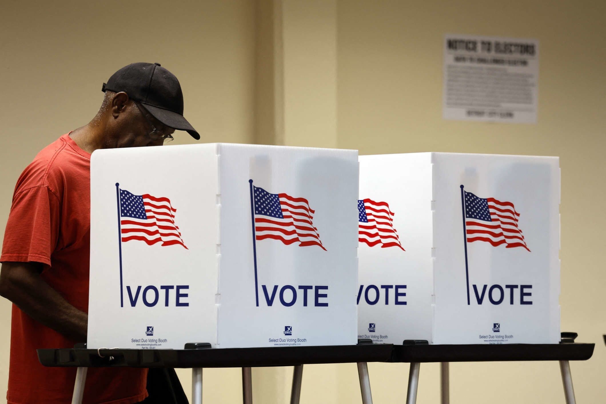 California: Trump pide apartar papeletas de 20.000 electores mientras revisan su ciudadanía