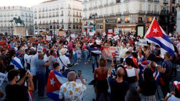 Cubanos en España: 252.290 residentes nacidos en la isla y un 63 % con nacionalidad española