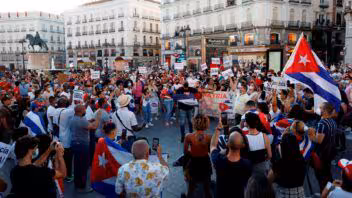 Cubanos en España: 252.290 residentes nacidos en la isla y un 63 % con nacionalidad española