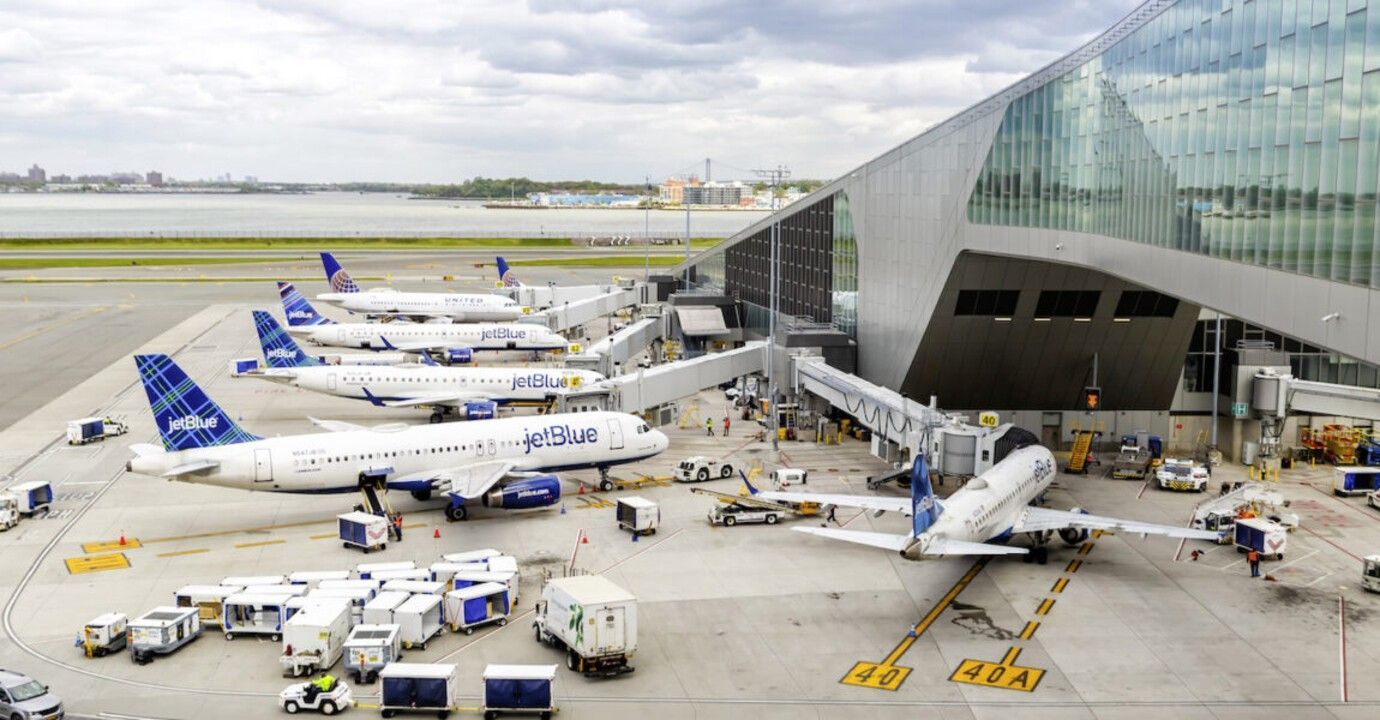 Boletos de avión para las fiestas: Acción de Gracias cuesta 39% más