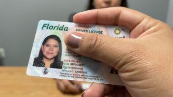 Licencia de conducir en Florida: una revisión de SAVE puede retrasar el trámite