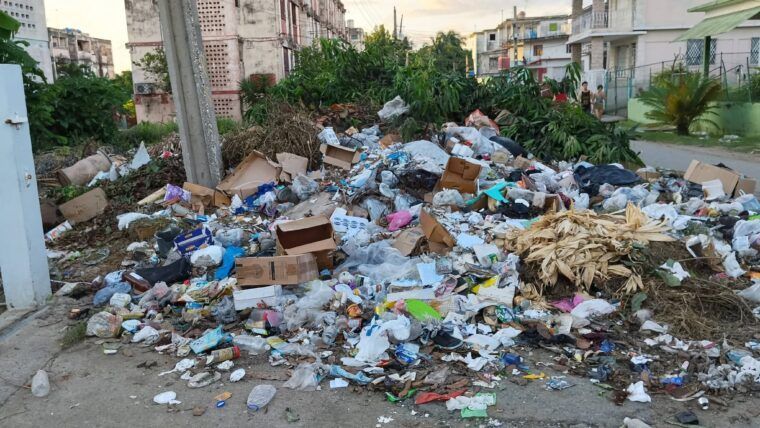 Recogida de basura en Cienfuegos: vecinos llevan sus quejas a Servicios Comunales