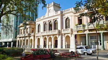 Apagón en Santa Clara afecta a la mayoría de los circuitos por falla de alta tensión