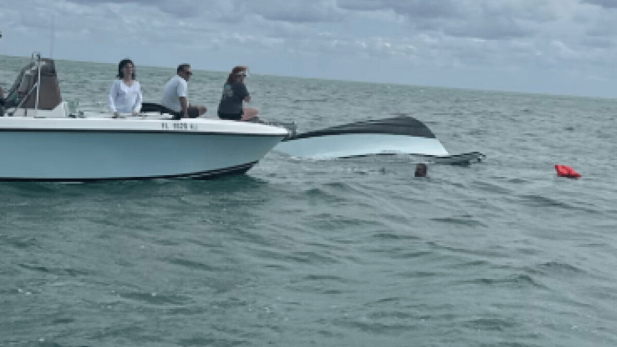 Rescate cerca de Key Largo: cuatro personas a salvo tras volcar una embarcación