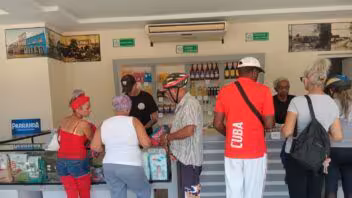 Mercado estatal en Cuba reabre con una mipyme: nuevas ofertas y dudas sobre los pagos