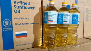 Cuba recibe más de 750 toneladas de aceite de girasol ruso para grupos vulnerables