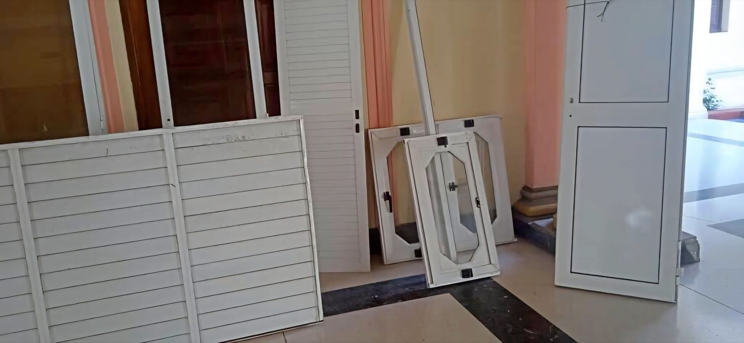 Recuperan puertas, ventanas y sillas sustraídas en Victoria de Girón