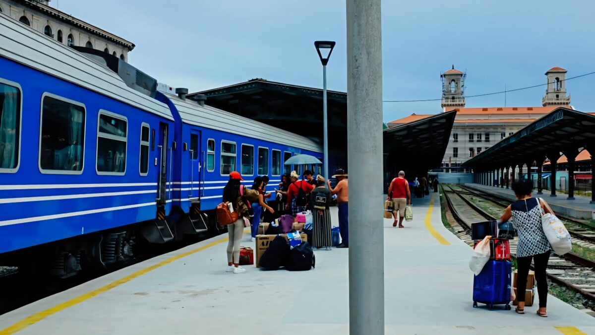 Vuelve el tren Bayamo-Manzanillo: tres salidas semanales y pasaje de 400 pesos
