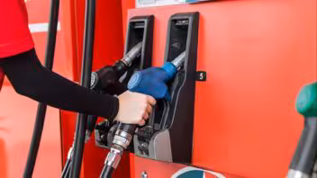 Precio de la gasolina en Estados Unidos: 158 días por encima de 4 dólares
