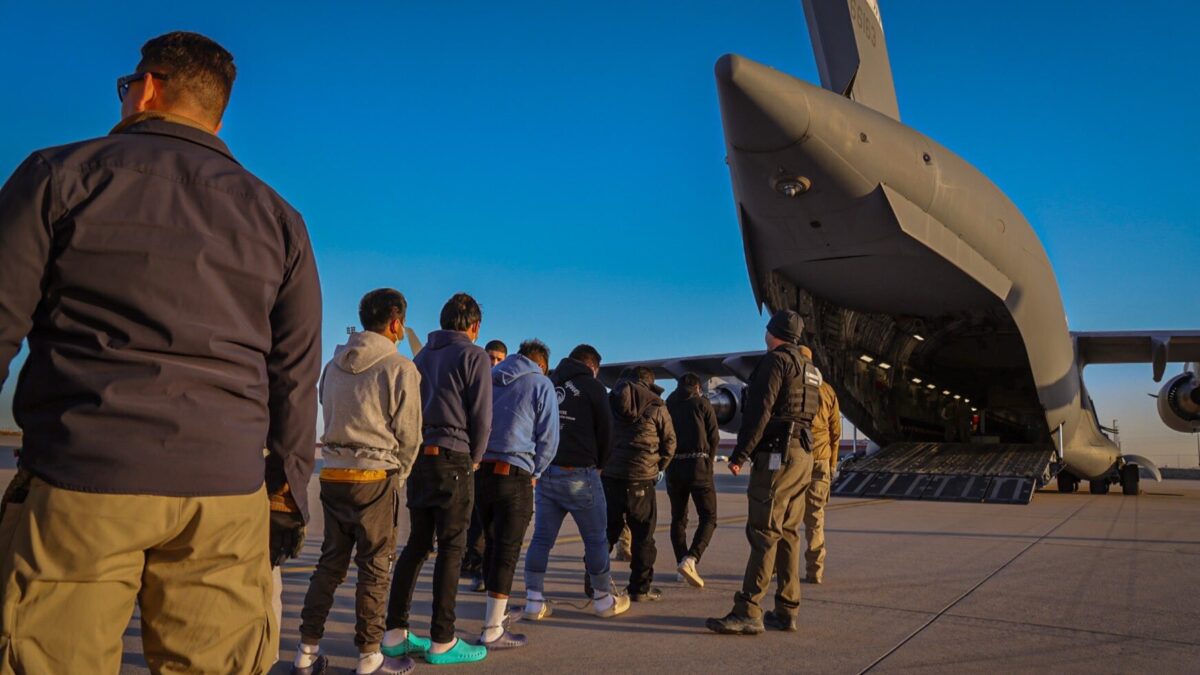 Casi un millón de deportaciones en Estados Unidos: la mayoría comenzó en la frontera