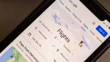 ¿Cuándo reservar vuelos para Acción de Gracias y Navidad, según Google?