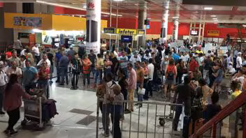 ¿Te fuiste de Cuba hace años? Así podrás cambiar tu condición de emigrado con la nueva ley