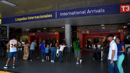 ¿Tienes pasaje para salir de Cuba? Así puedes consultar si tienes una prohibición migratoria que te impida salir