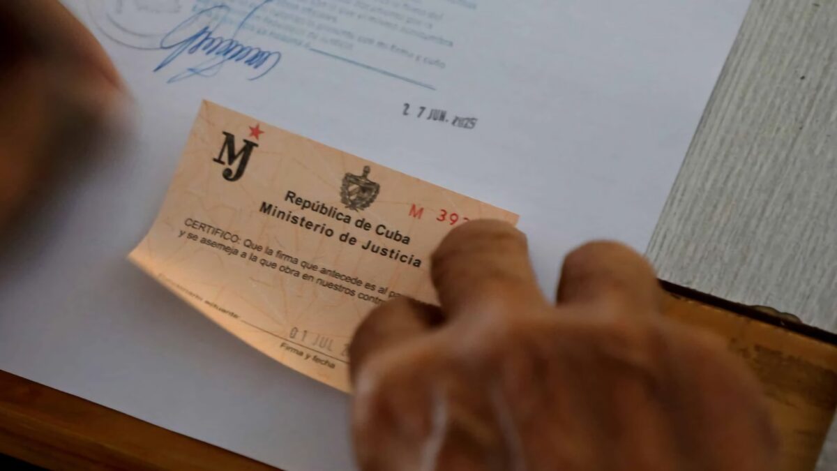 ¿Vives fuera de Cuba? Esto debes saber para solicitar tus antecedentes penales