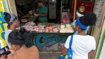 La canasta básica en Cuba cuesta casi 30 veces el salario mínimo