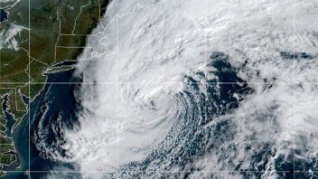Tormenta Josephine se aleja de Estados Unidos, pero podría alcanzar vientos de huracán