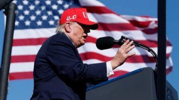 La economía de Estados Unidos crece, pero los precios y las hipotecas pesan sobre los hogares